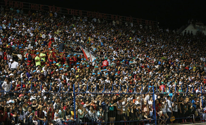 Bình Phước vỡ sân khi Công Phượng, Xuân Trường đến thi đấu